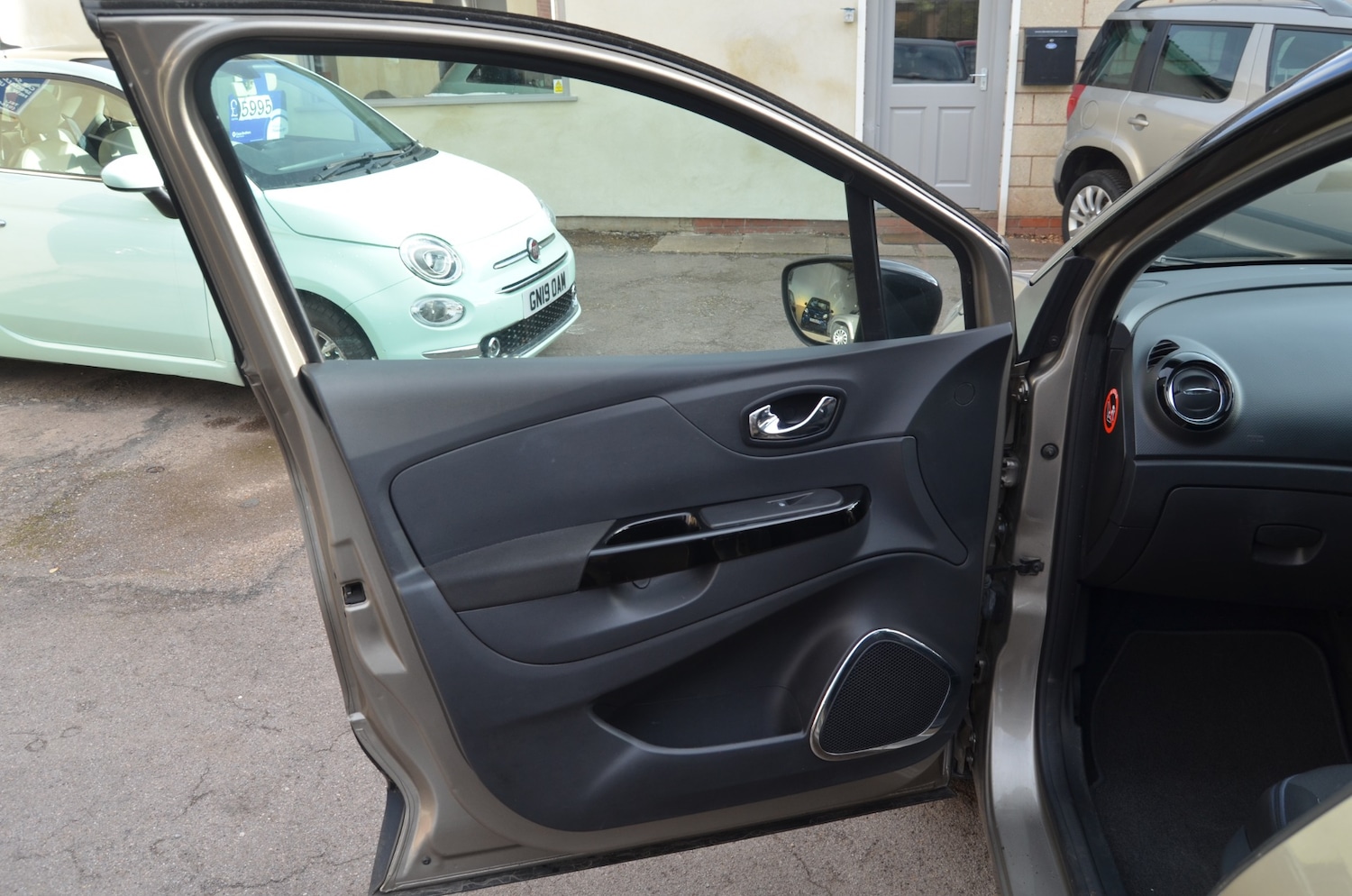 Used Renault Captur 2015 for sale - 75568732: Photo 11