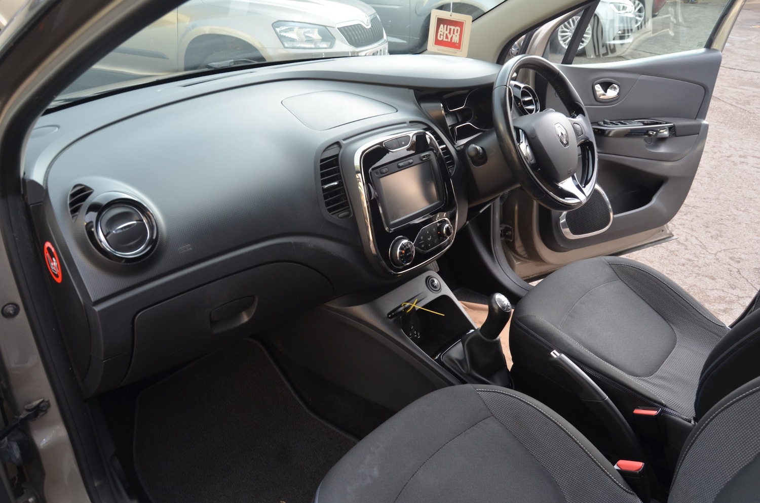 Used Renault Captur 2015 for sale - 75568732: Photo 12