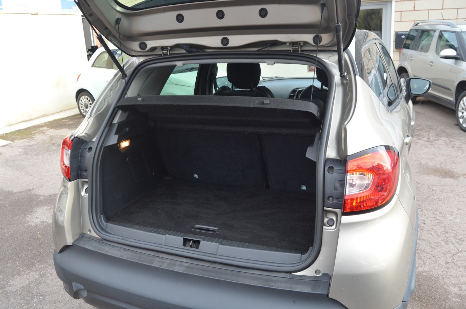 Used Renault Captur 2015 for sale - 75568732: Photo 7