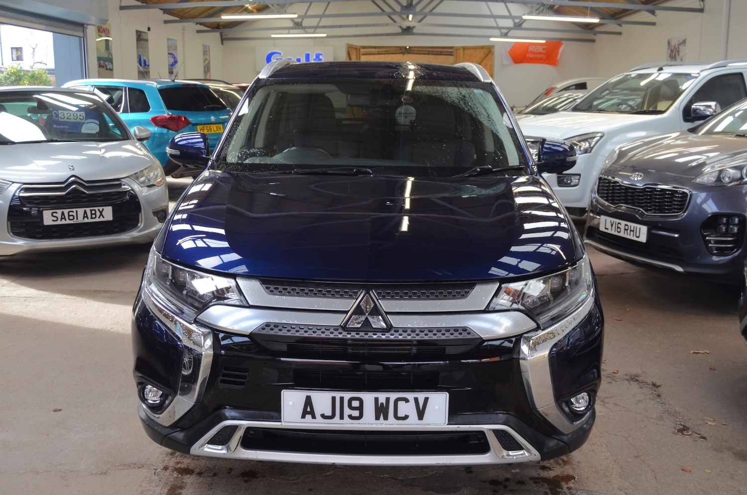 Used Mitsubishi Outlander 2019 for sale - 76265805: Photo 2