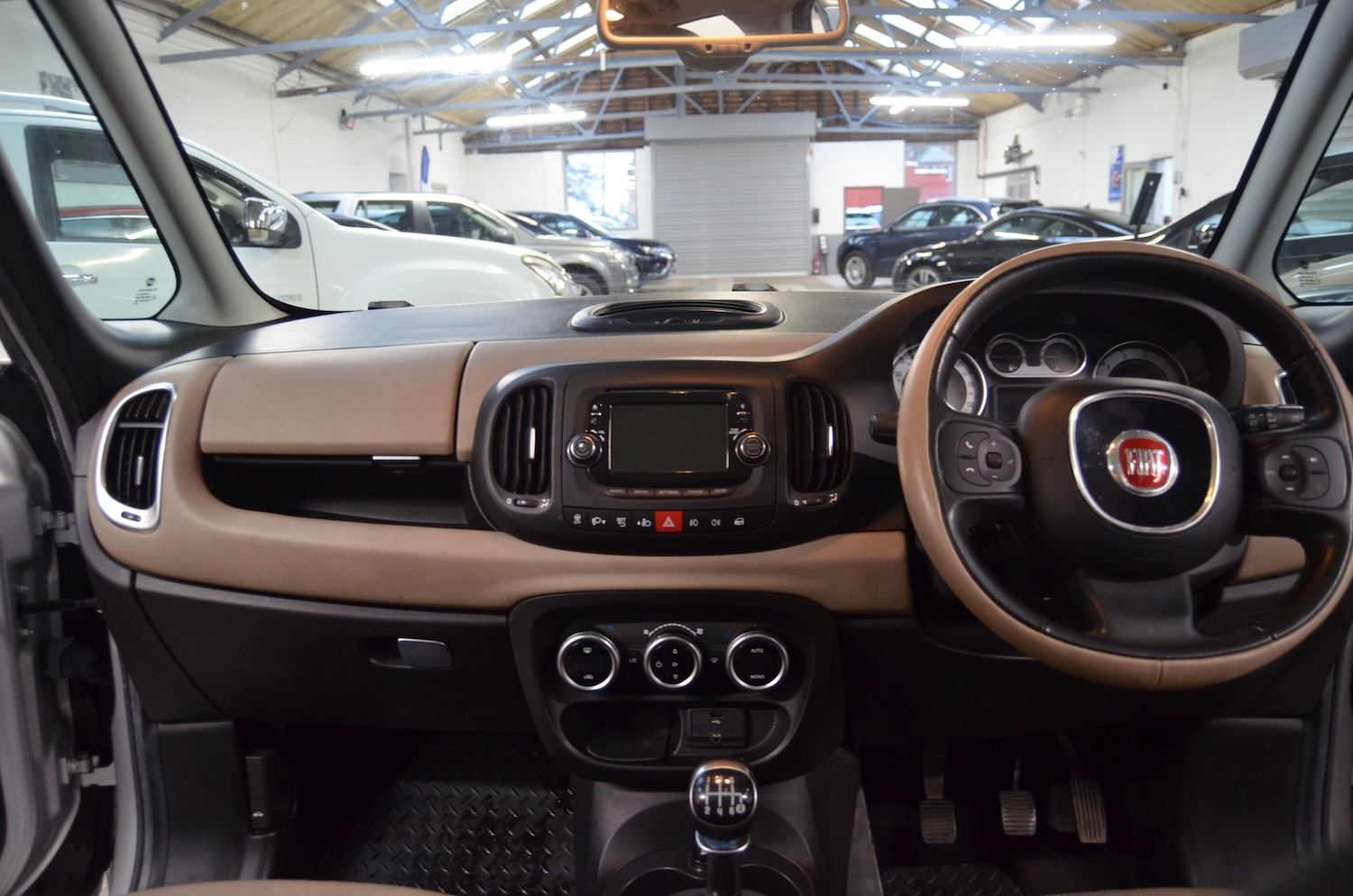 Used Fiat 500L 2013 for sale - 76968380: Photo 11