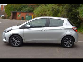 Used Toyota Yaris 2018 for sale - 74128017: Photo