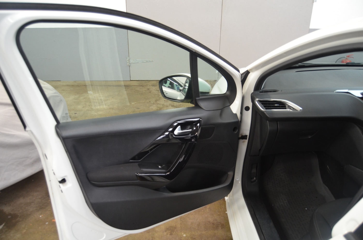 Used Peugeot 208 2019 for sale - 76402657: Photo 12