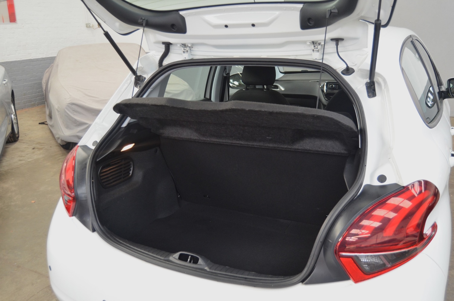 Used Peugeot 208 2019 for sale - 76402657: Photo 7