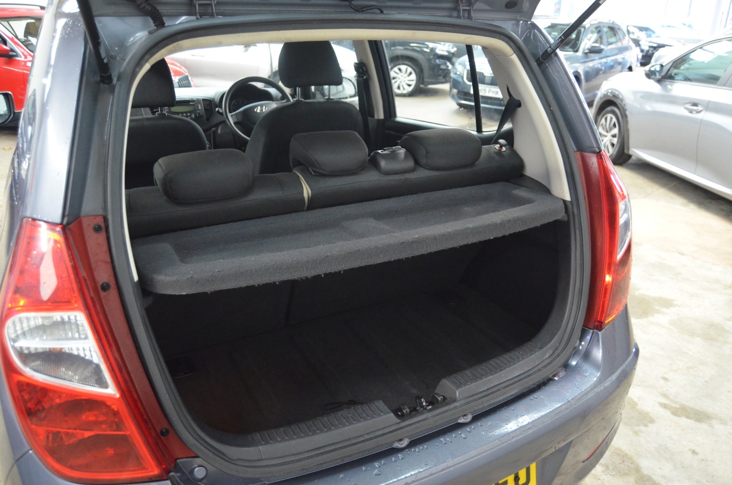 Used Hyundai i10 2014 for sale - 77272604: Photo 9