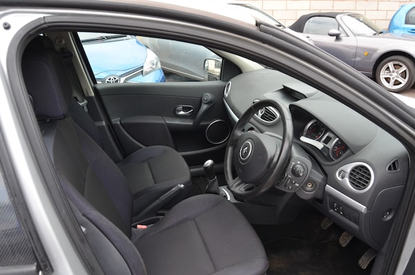 Used Renault Clio 2006 for sale - 74951310: Photo 9