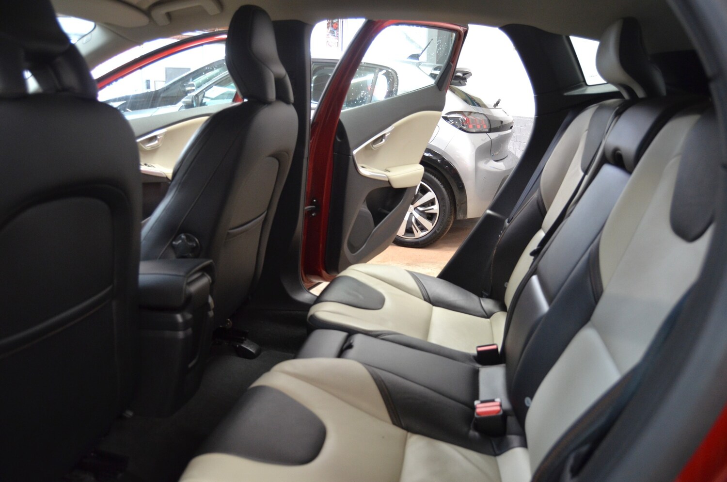 Used Volvo V40 2016 for sale - 77530540: Photo 15