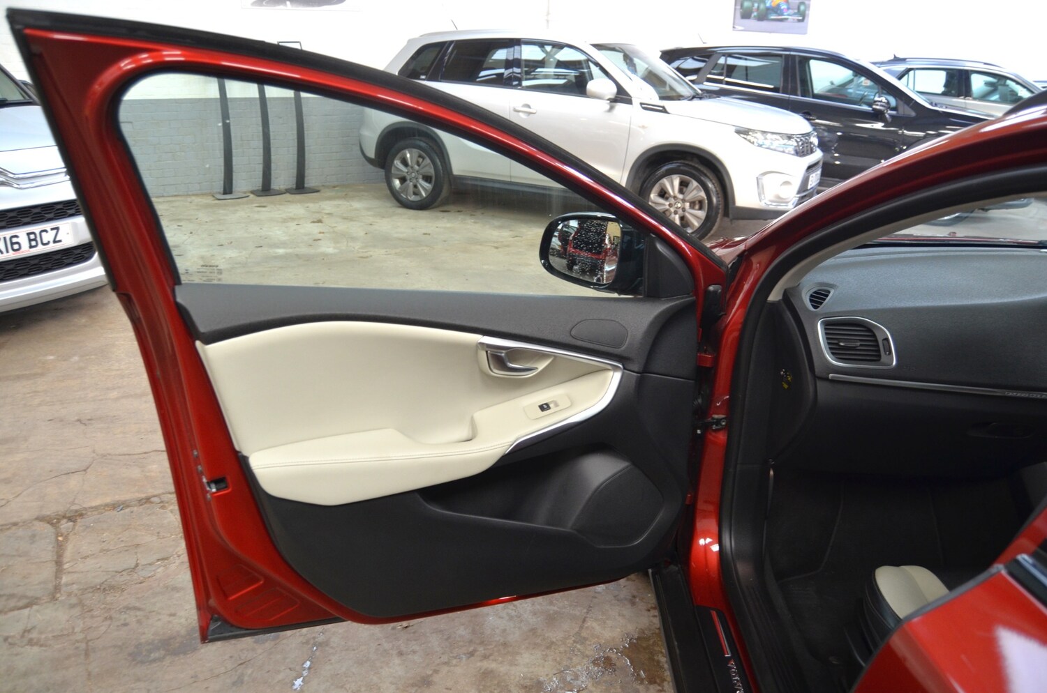 Used Volvo V40 2016 for sale - 77530540: Photo 16