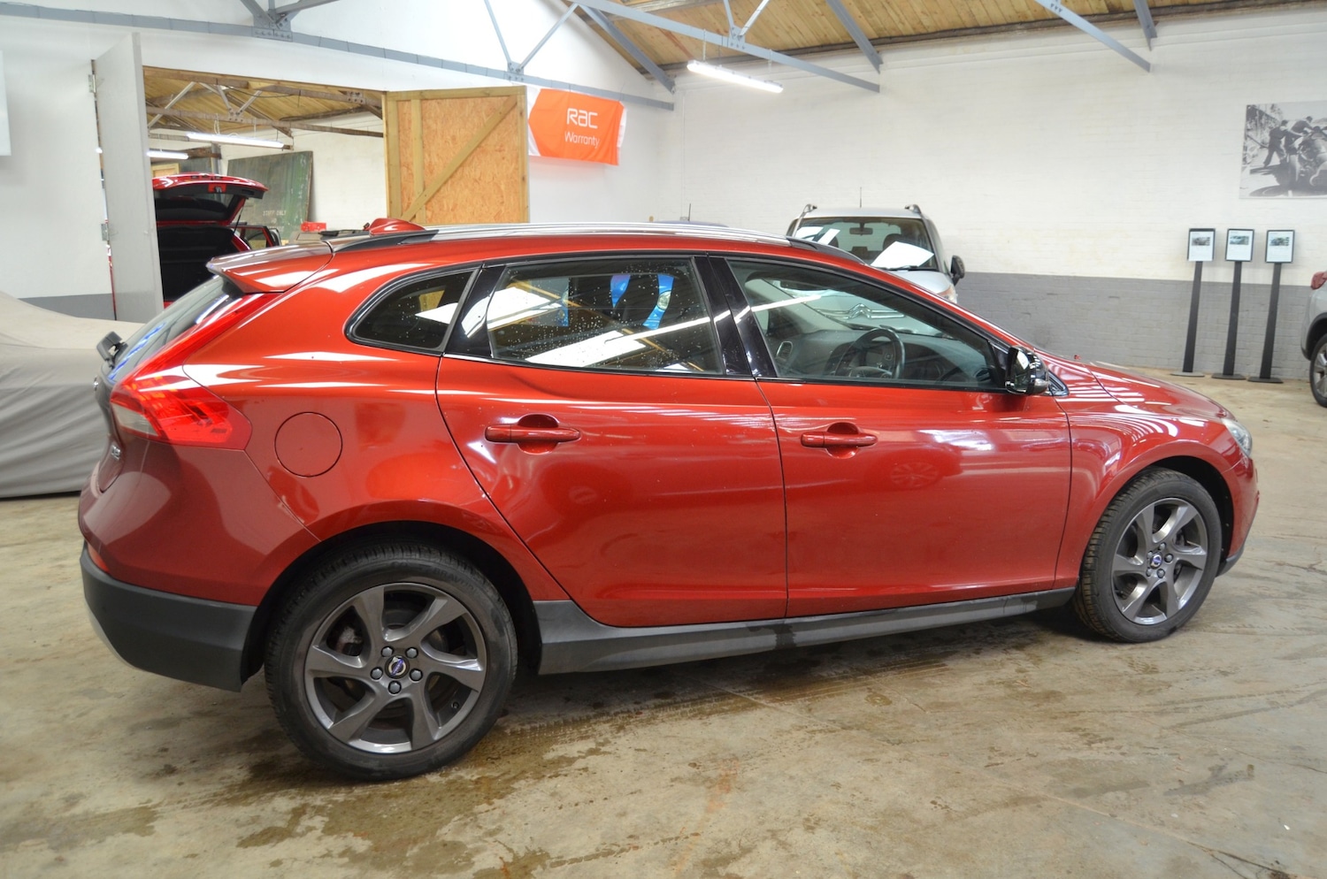 Used Volvo V40 2016 for sale - 77530540: Photo 5