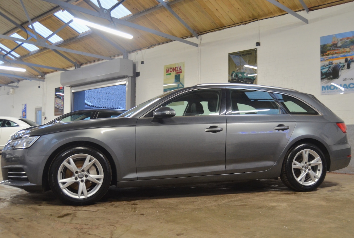 Used Audi A4 2017 for sale - 77198081: Photo 3