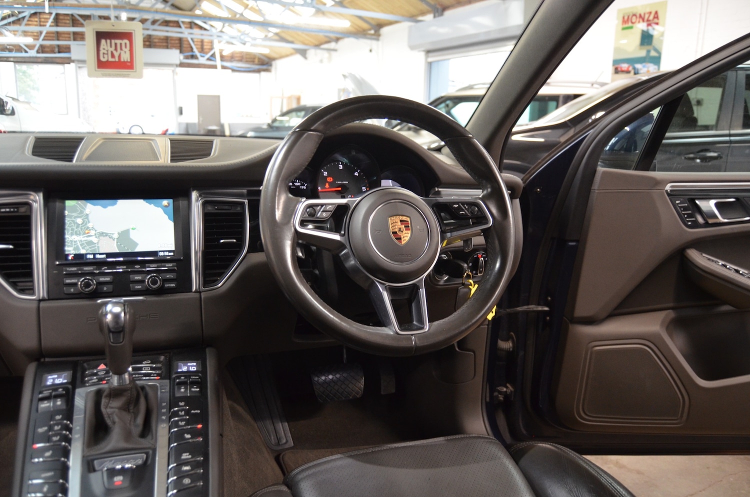 Used Porsche Macan 2015 for sale - 76126329: Photo 20