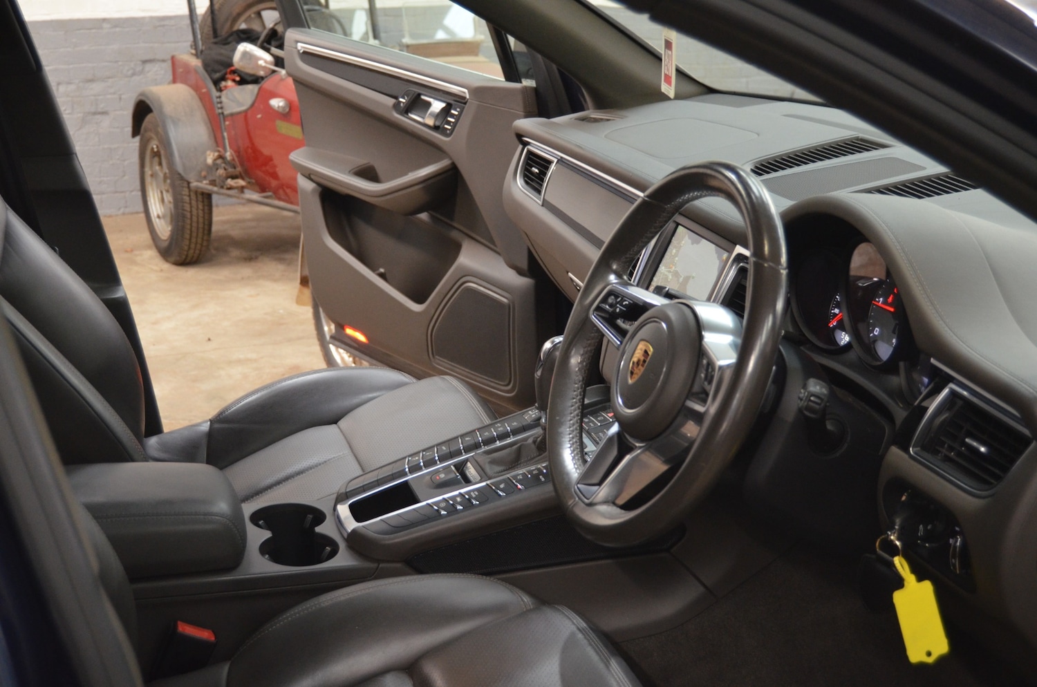 Used Porsche Macan 2015 for sale - 76126329: Photo 23