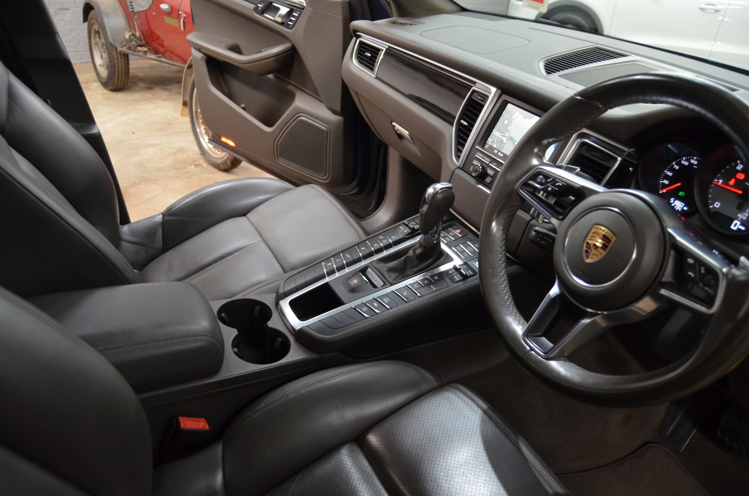 Used Porsche Macan 2015 for sale - 76126329: Photo 25