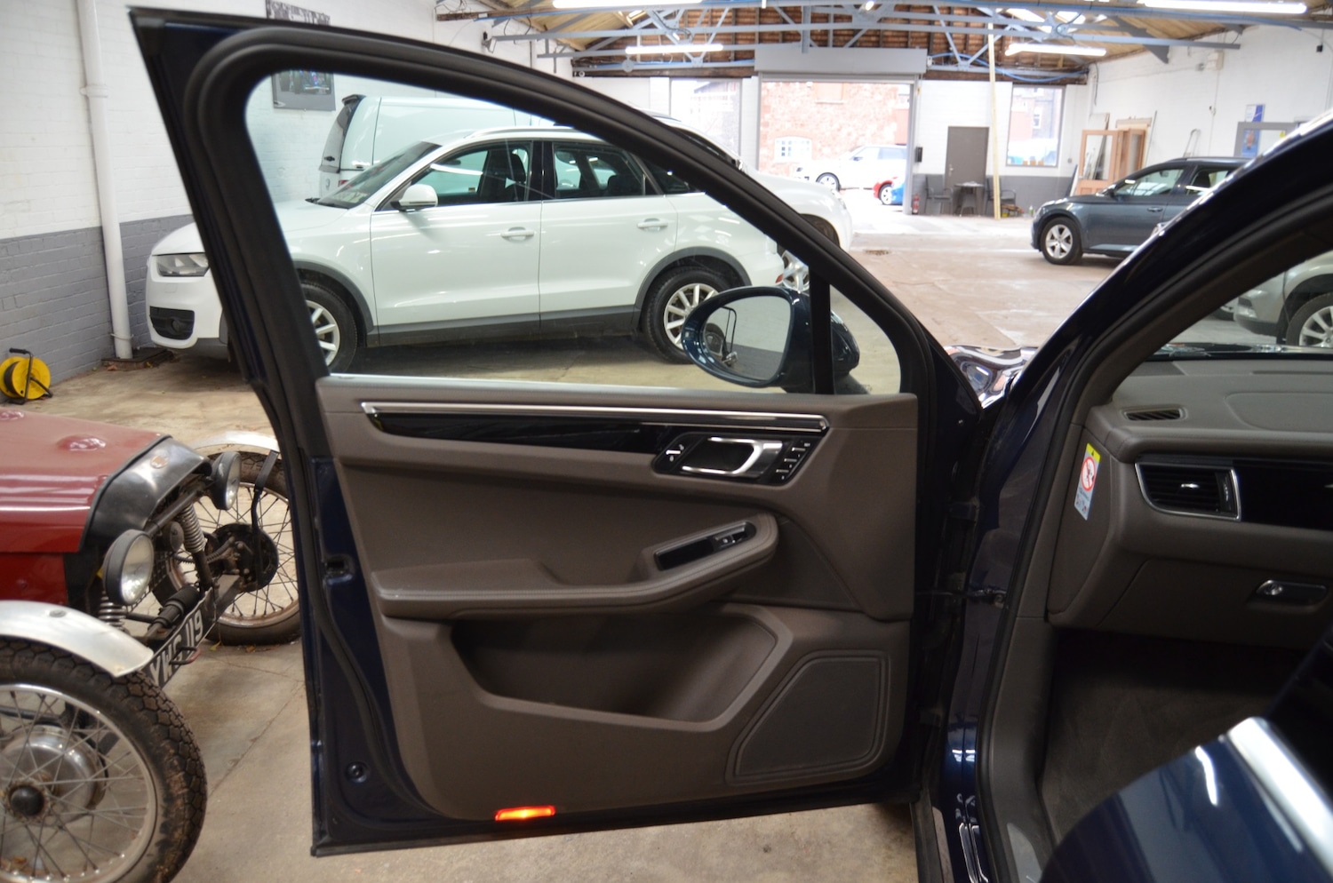 Used Porsche Macan 2015 for sale - 76126329: Photo 28