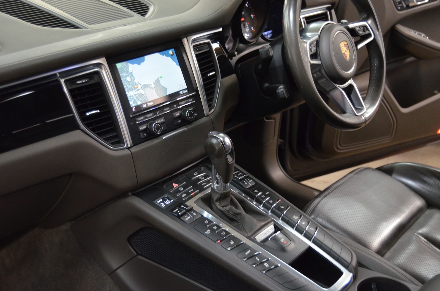 Used Porsche Macan 2015 for sale - 76126329: Photo 31