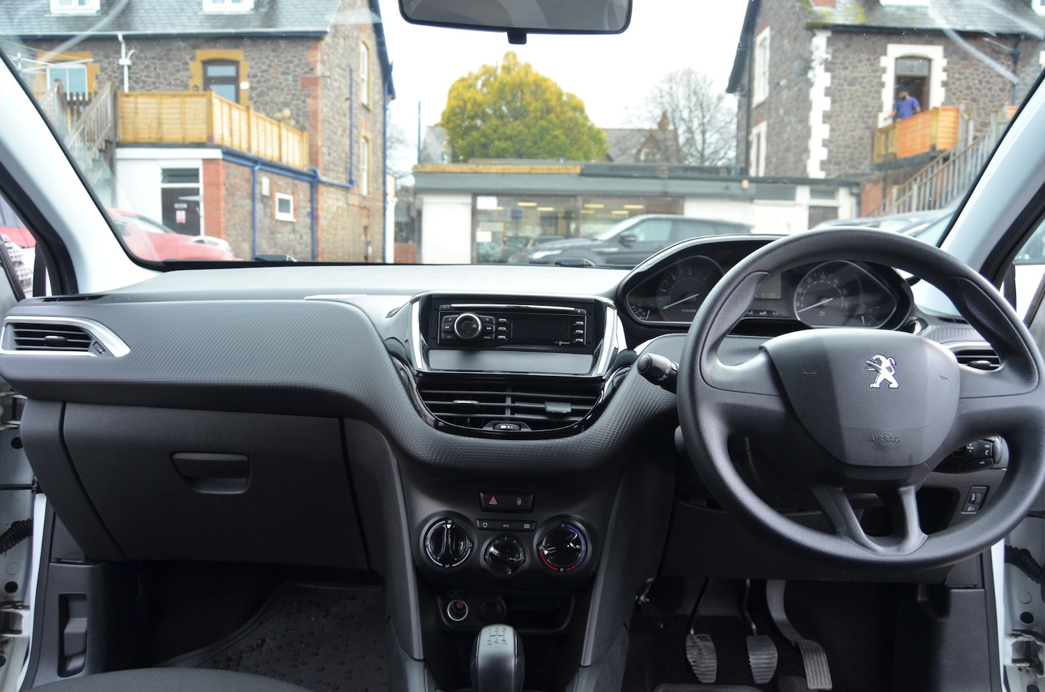 Used Peugeot 208 2018 for sale - 76402543: Photo 11