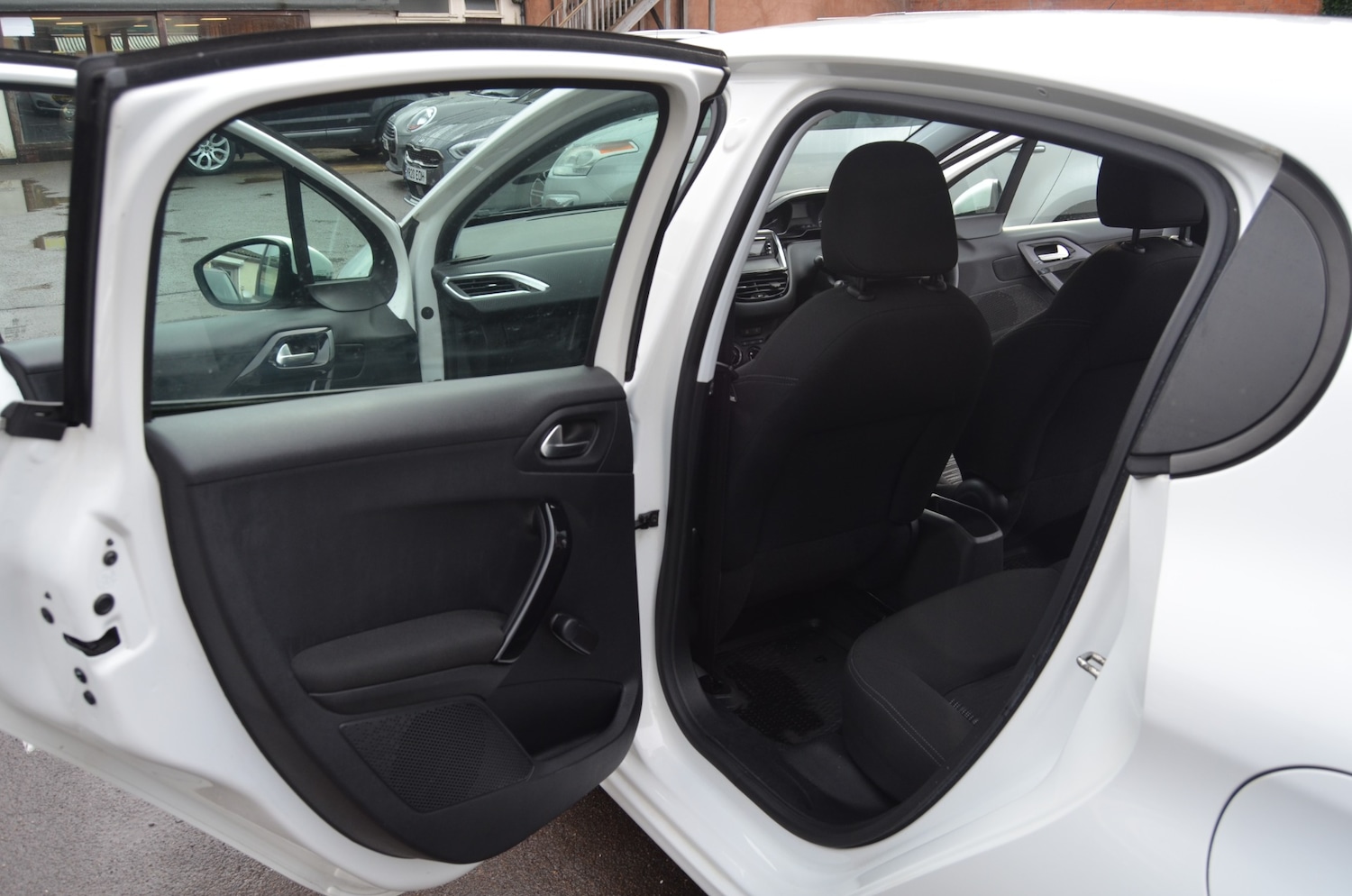 Used Peugeot 208 2018 for sale - 76402543: Photo 14