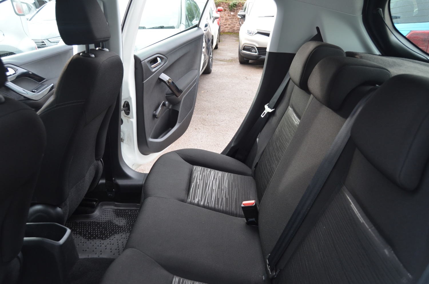 Used Peugeot 208 2018 for sale - 76402543: Photo 15