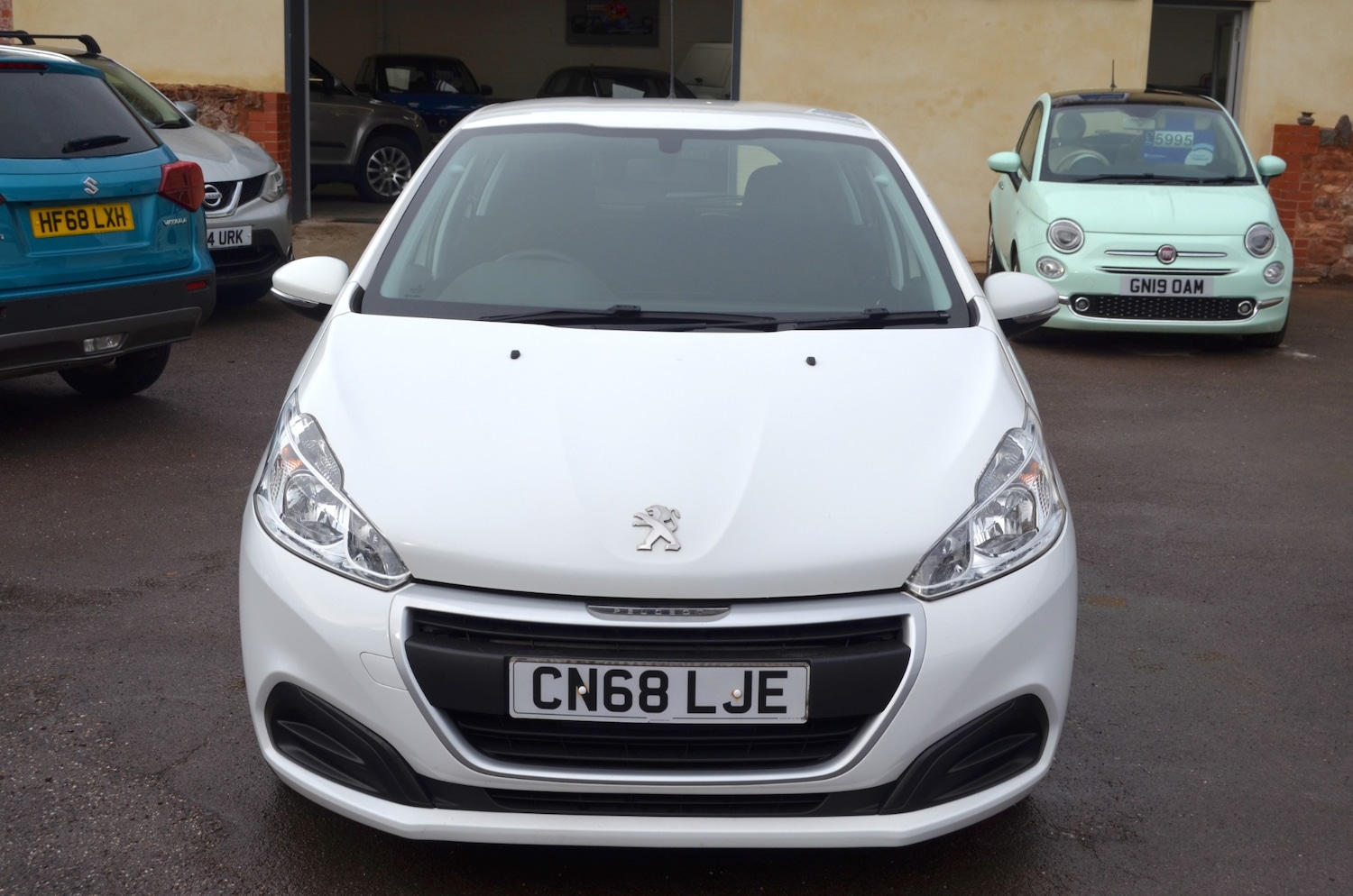 Used Peugeot 208 2018 for sale - 76402543: Photo 2