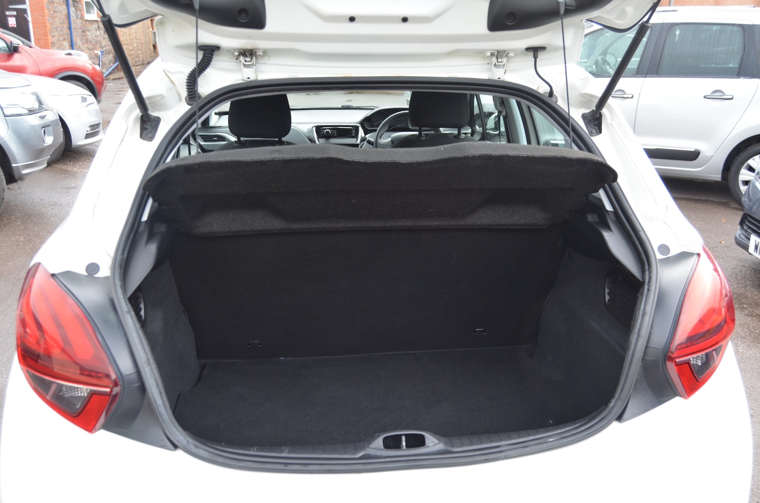 Used Peugeot 208 2018 for sale - 76402543: Photo 7