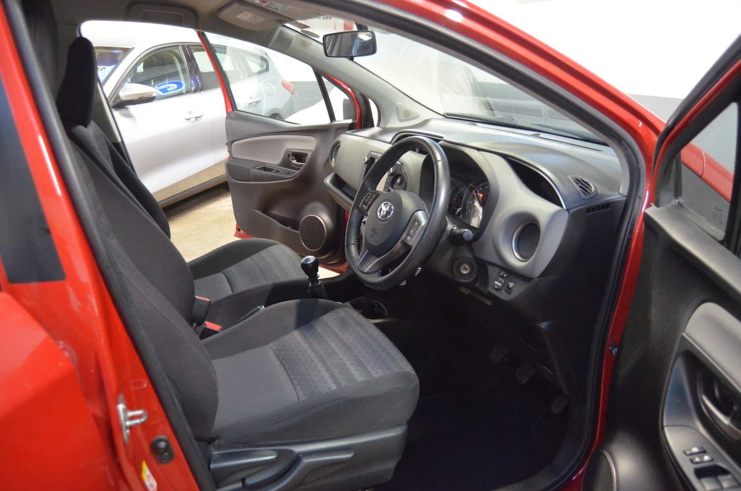 Used Toyota Yaris 2016 for sale - 76652842: Photo 11