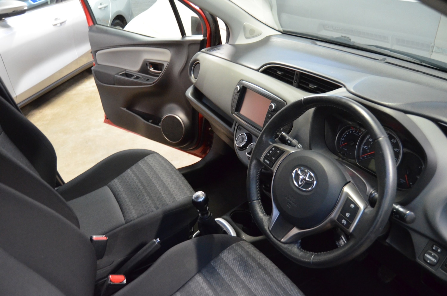 Used Toyota Yaris 2016 for sale - 76652842: Photo 12