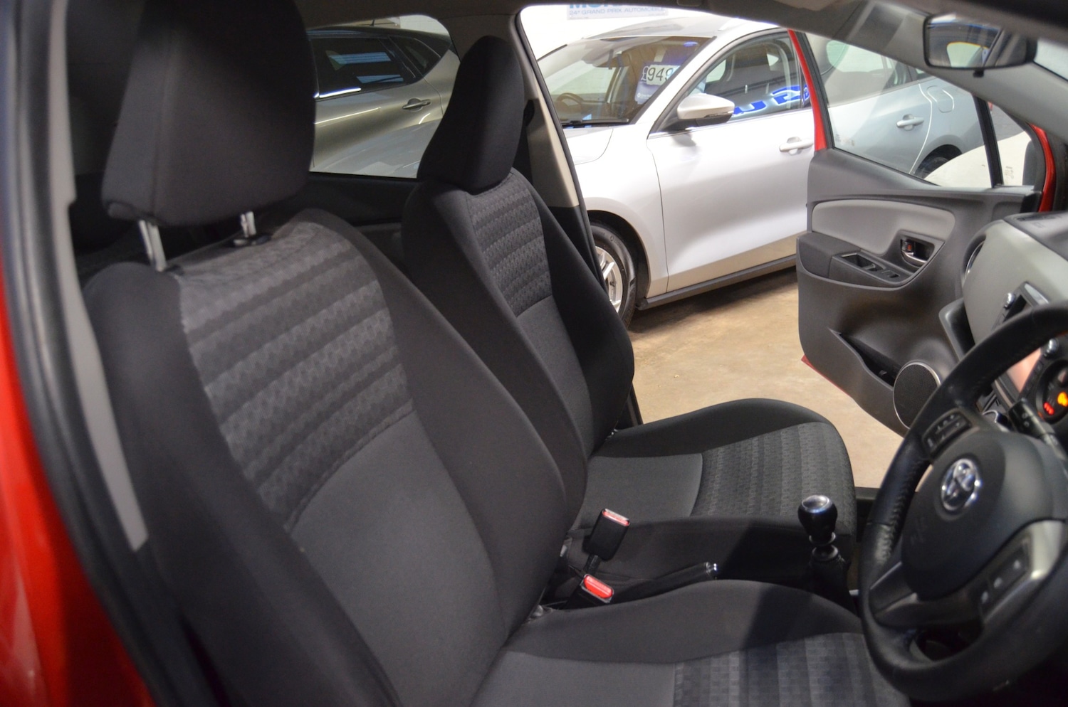 Used Toyota Yaris 2016 for sale - 76652842: Photo 19