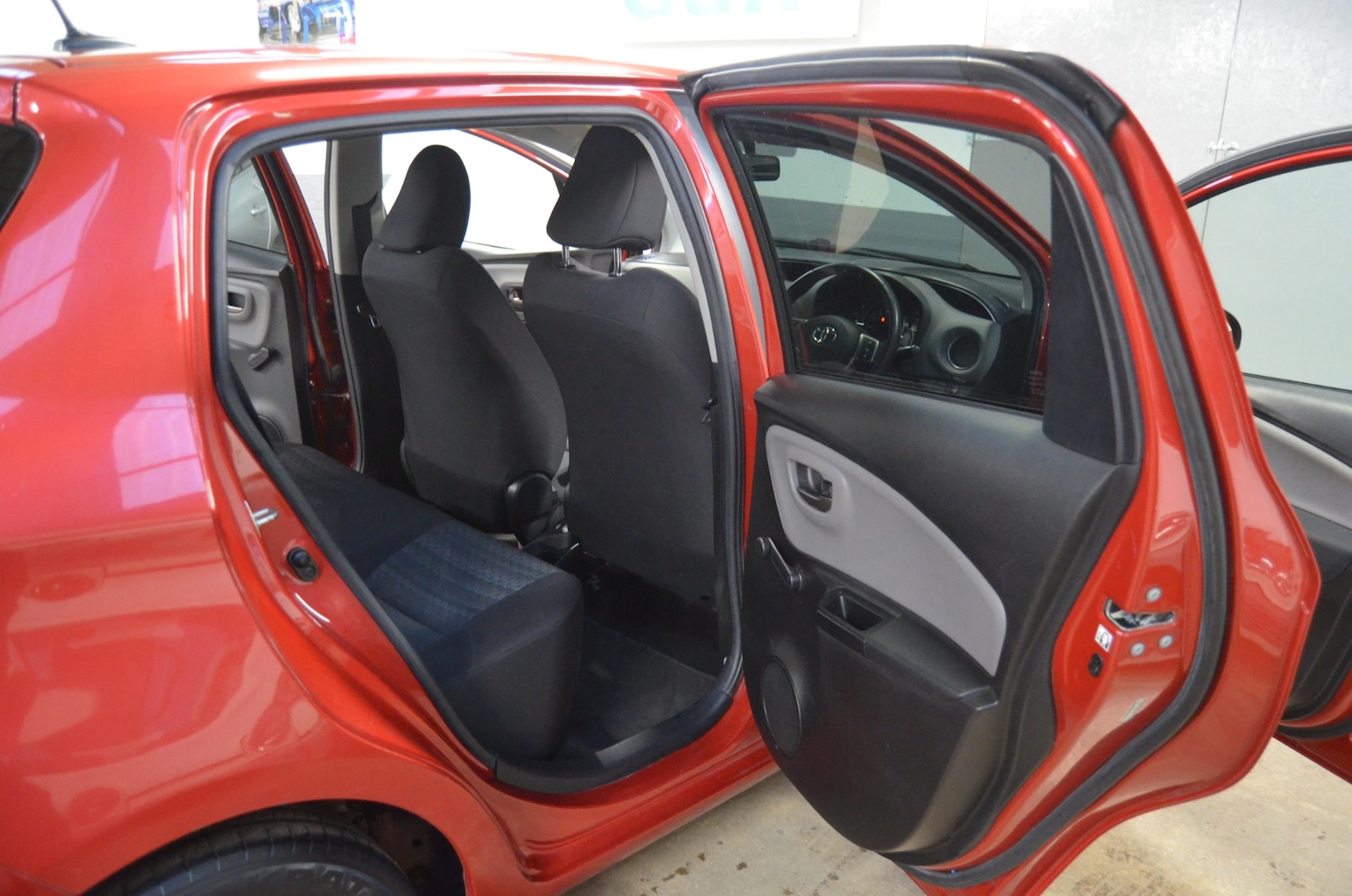 Used Toyota Yaris 2016 for sale - 76652842: Photo 8