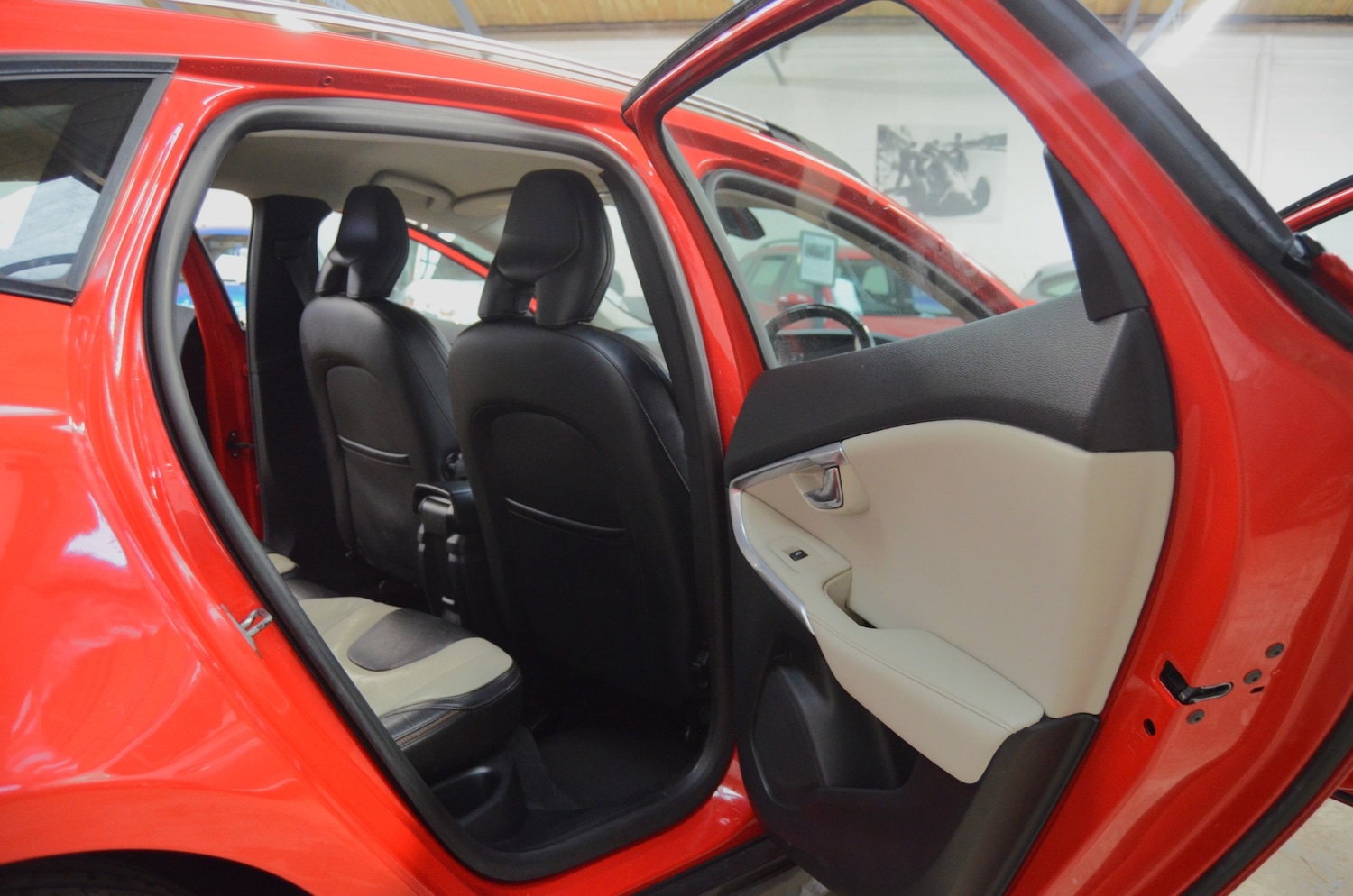 Used Volvo V40 2014 for sale - 77417675: Photo 14