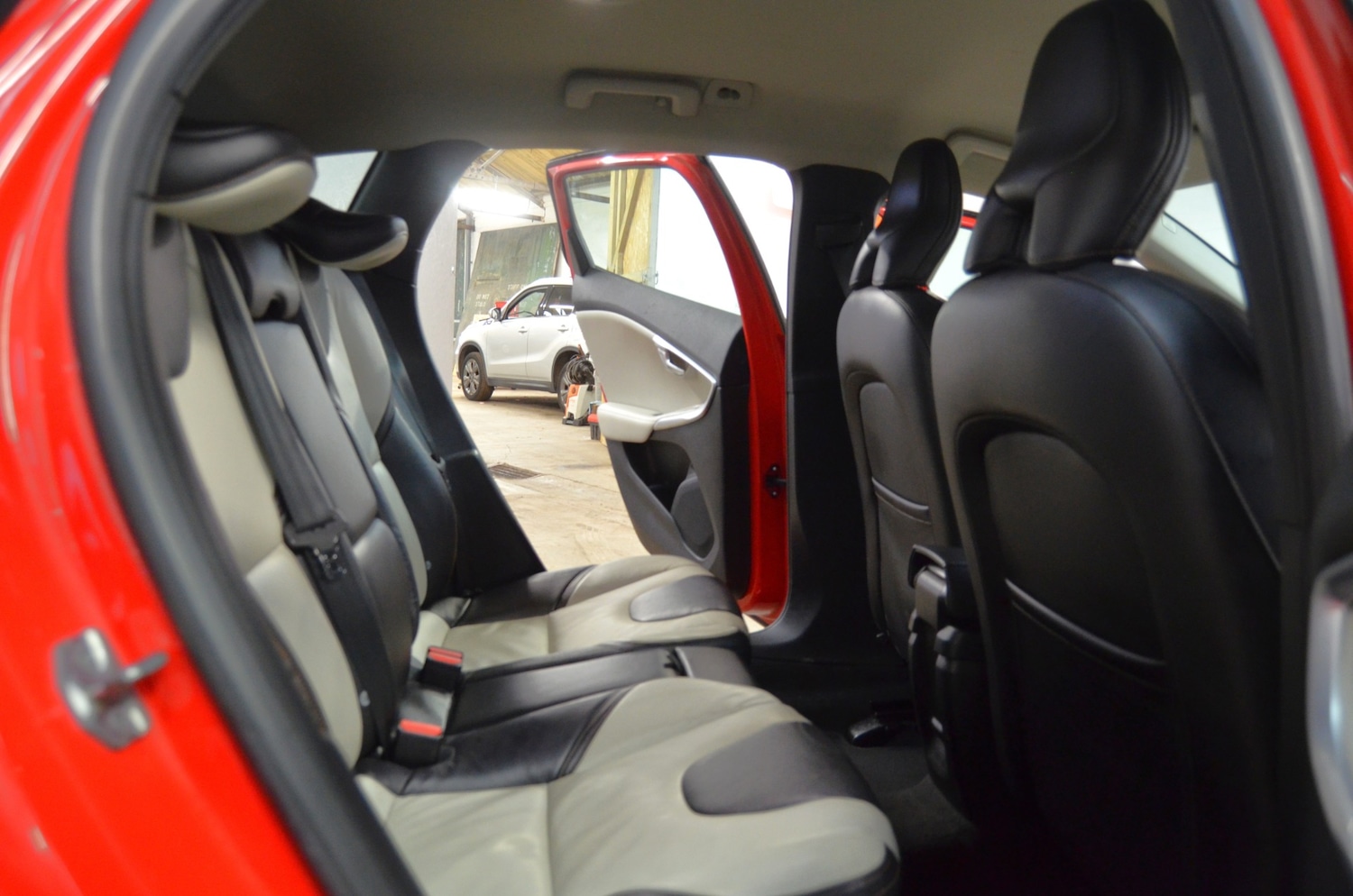 Used Volvo V40 2014 for sale - 77417675: Photo 15