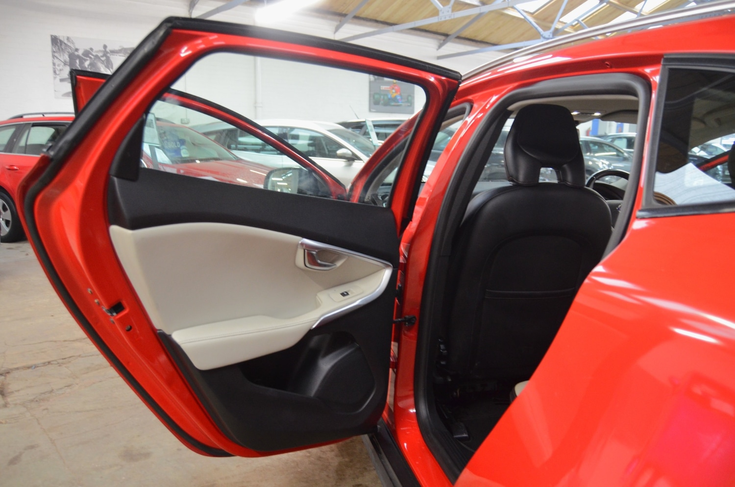 Used Volvo V40 2014 for sale - 77417675: Photo 17