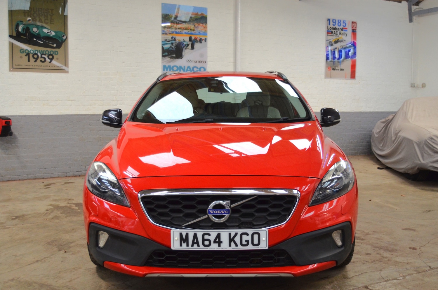 Used Volvo V40 2014 for sale - 77417675: Photo 2