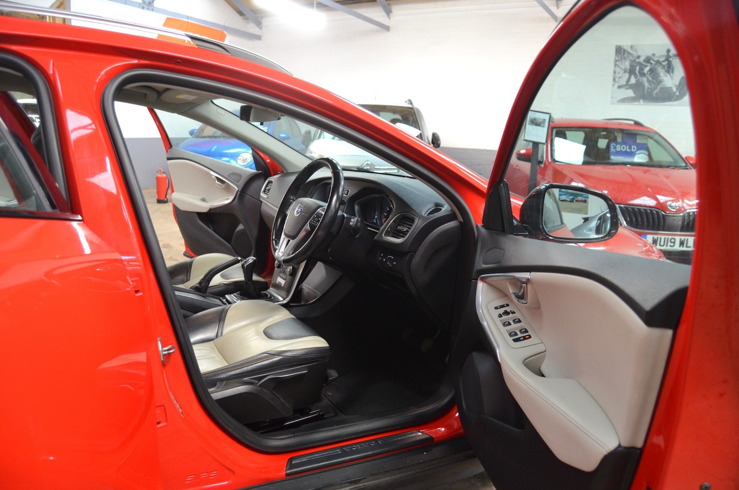 Used Volvo V40 2014 for sale - 77417675: Photo 22