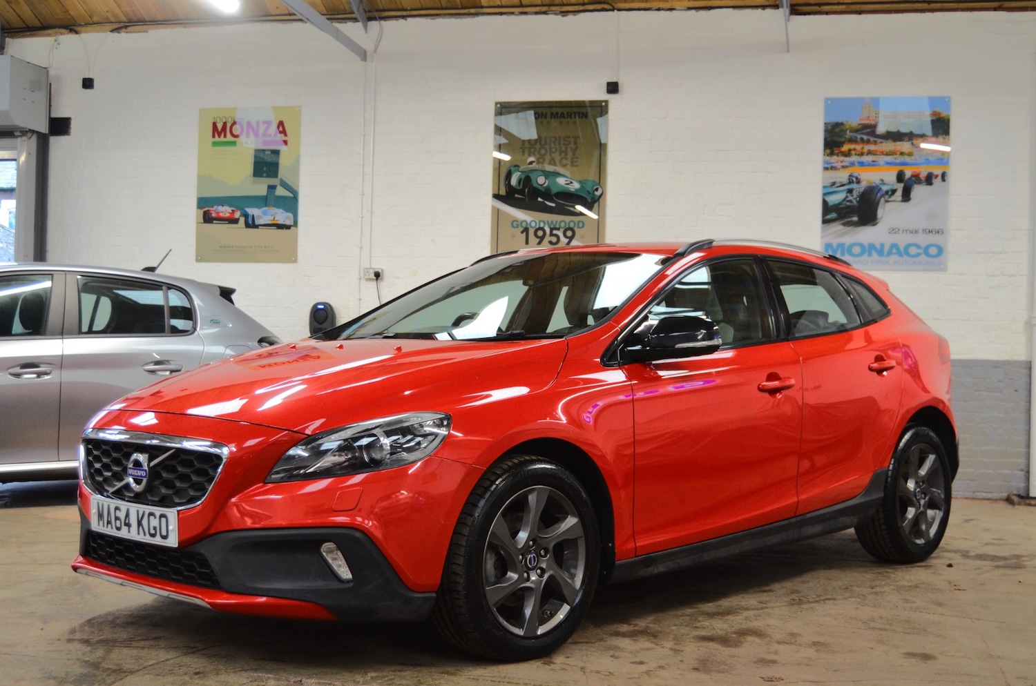 Used Volvo V40 2014 for sale - 77417675: Photo 3