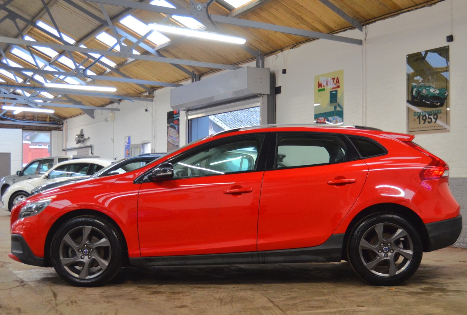 Used Volvo V40 2014 for sale - 77417675: Photo 4