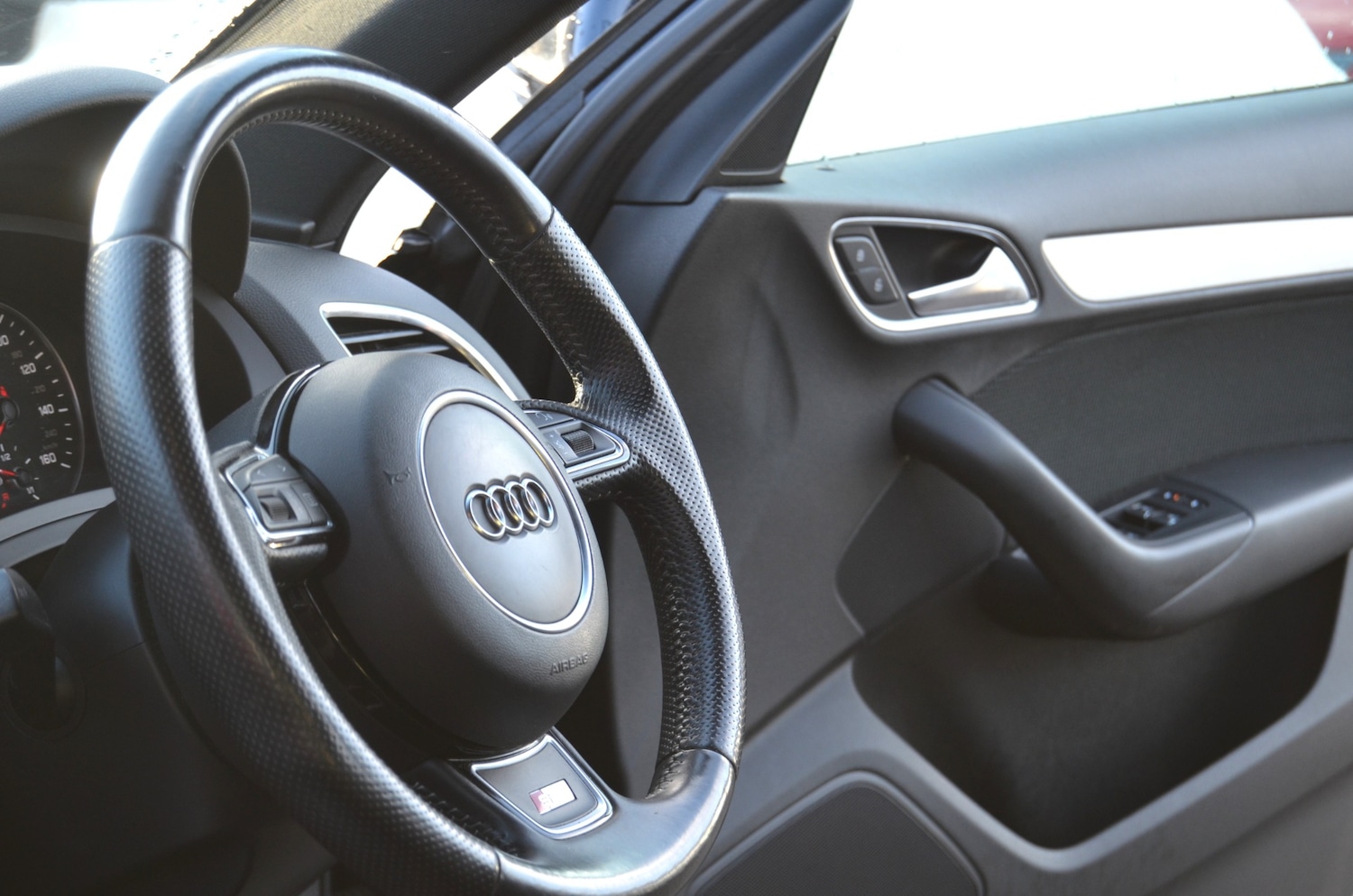 Used Audi Q3 2013 for sale - 76830802: Photo 26