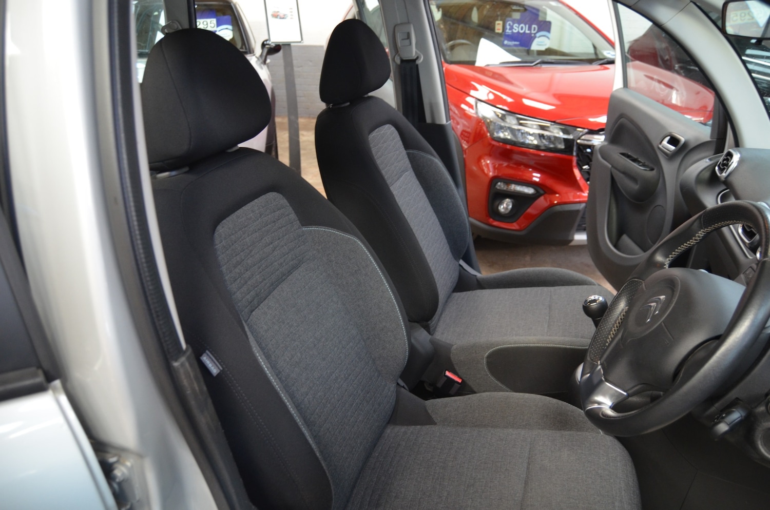 Used Citroen C3 Picasso 2016 for sale - 77688244: Photo 10
