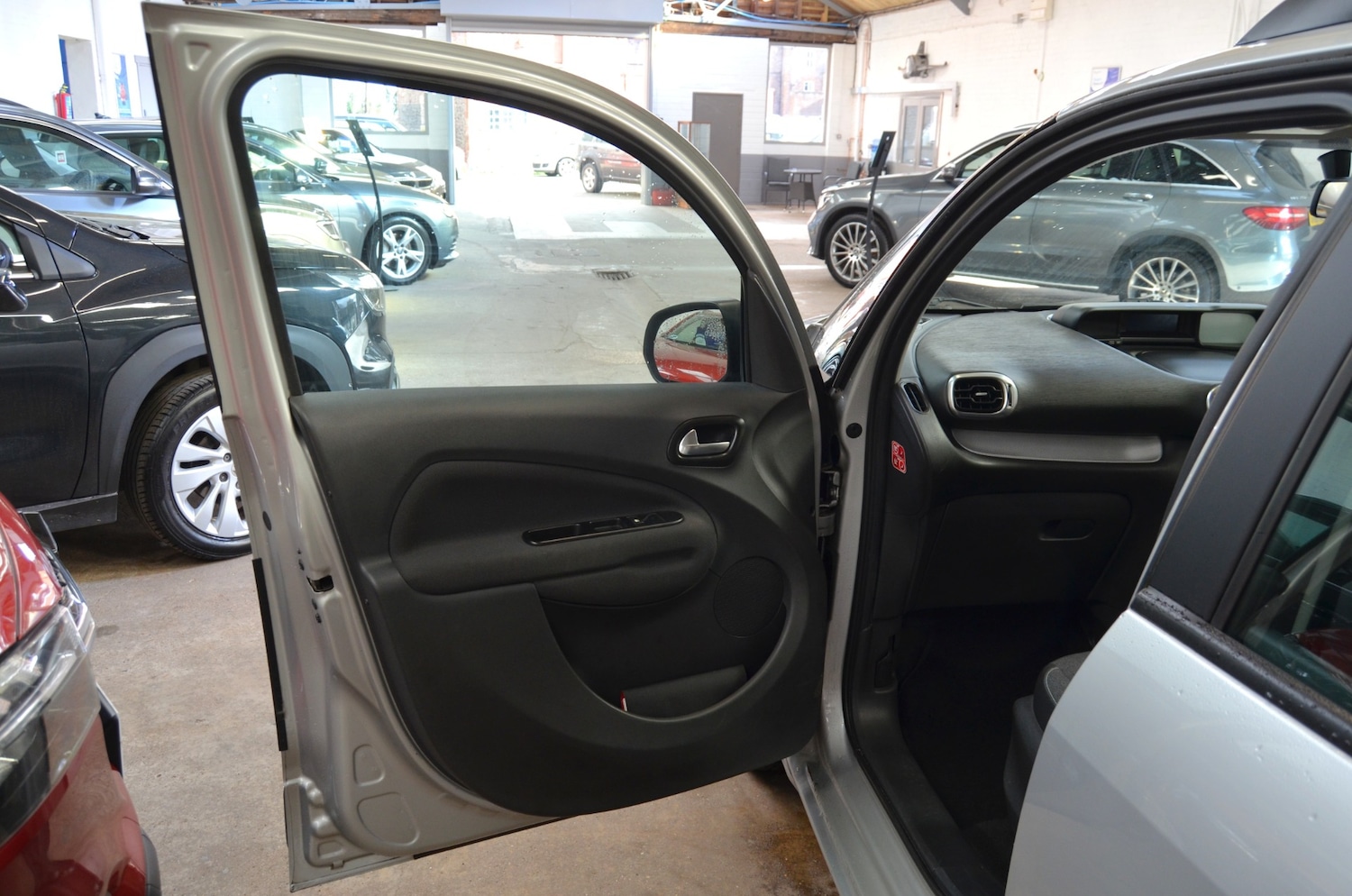 Used Citroen C3 Picasso 2016 for sale - 77688244: Photo 15