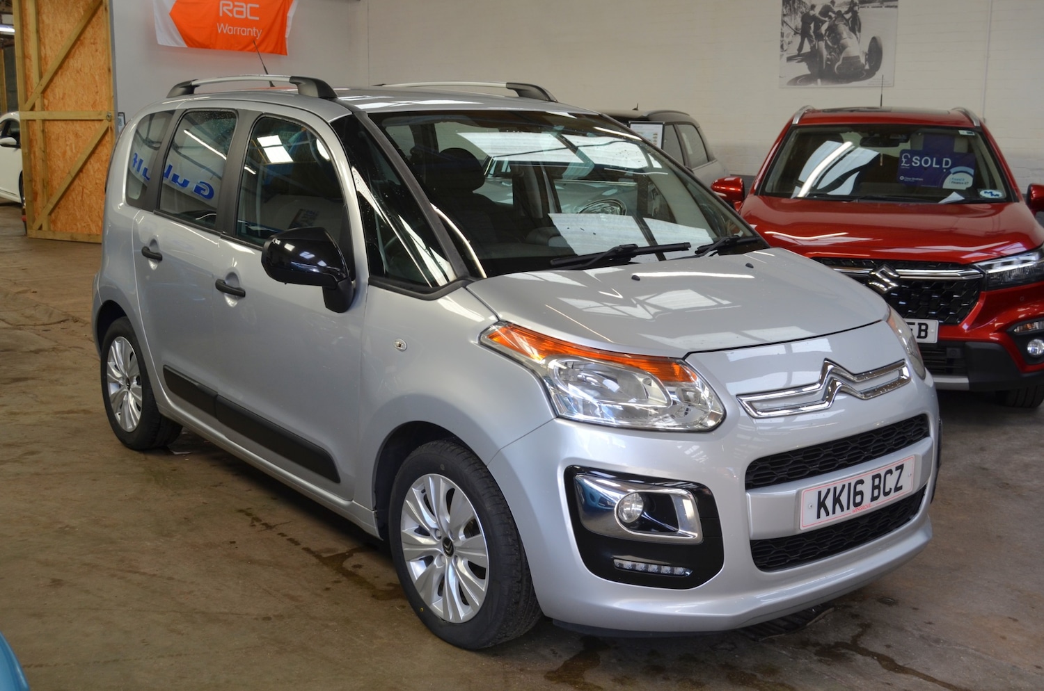 Used Citroen C3 Picasso 2016 for sale - 77688244: Photo 2
