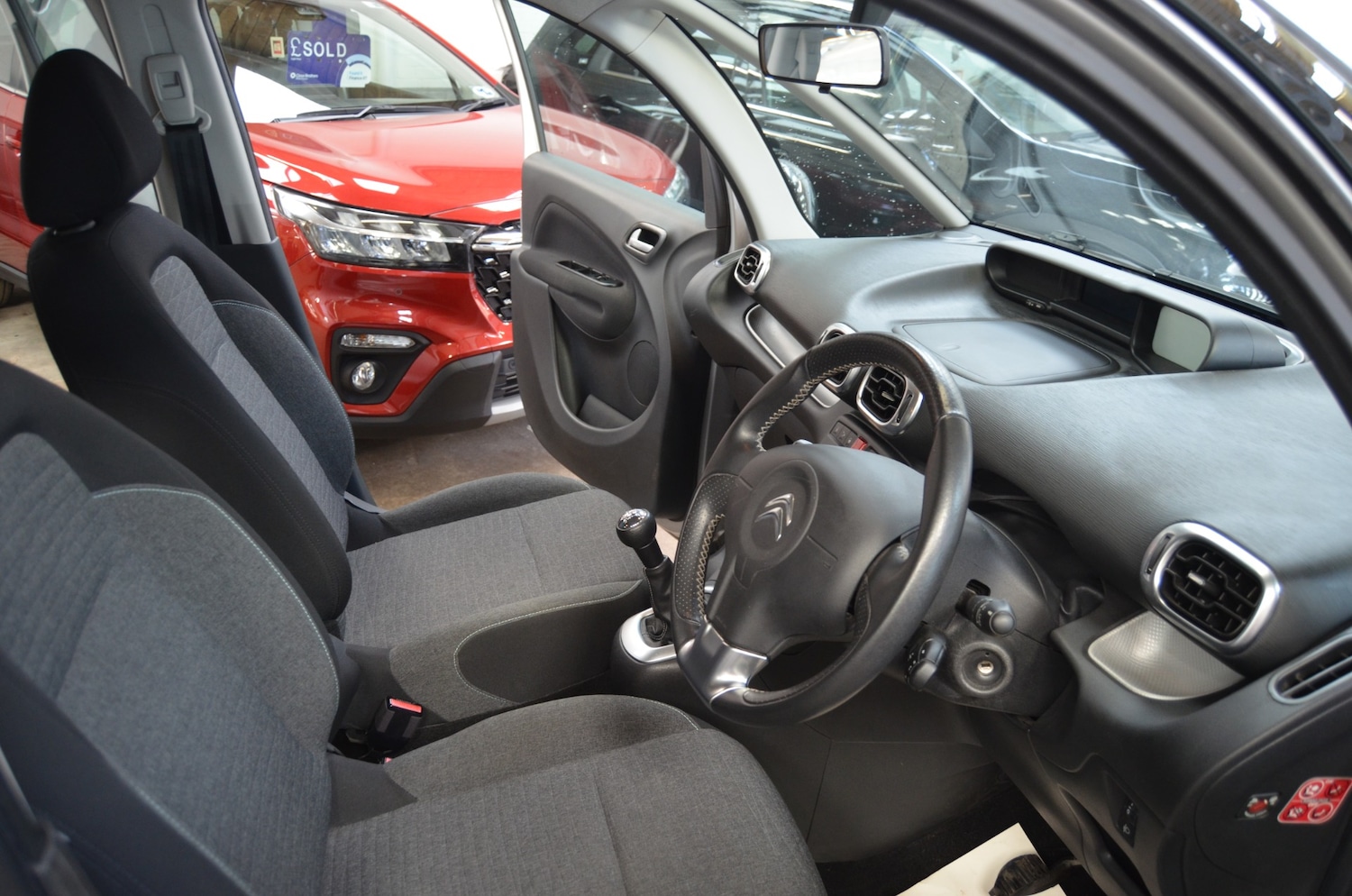 Used Citroen C3 Picasso 2016 for sale - 77688244: Photo 9