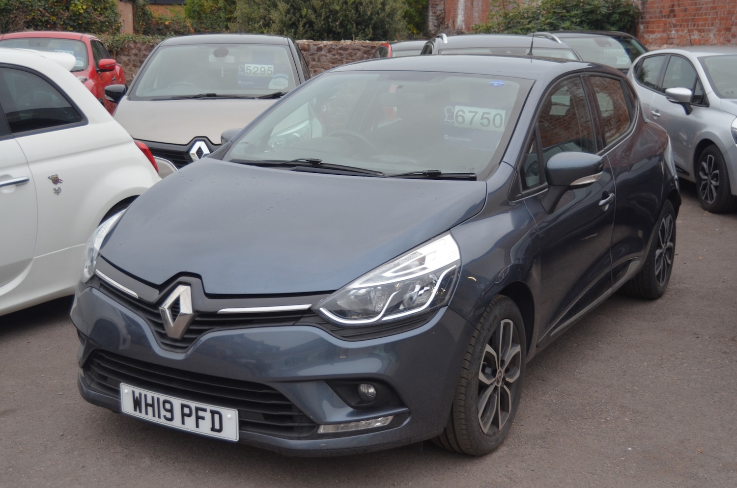 Used Renault Clio 2019 for sale - 76286588: Photo 2