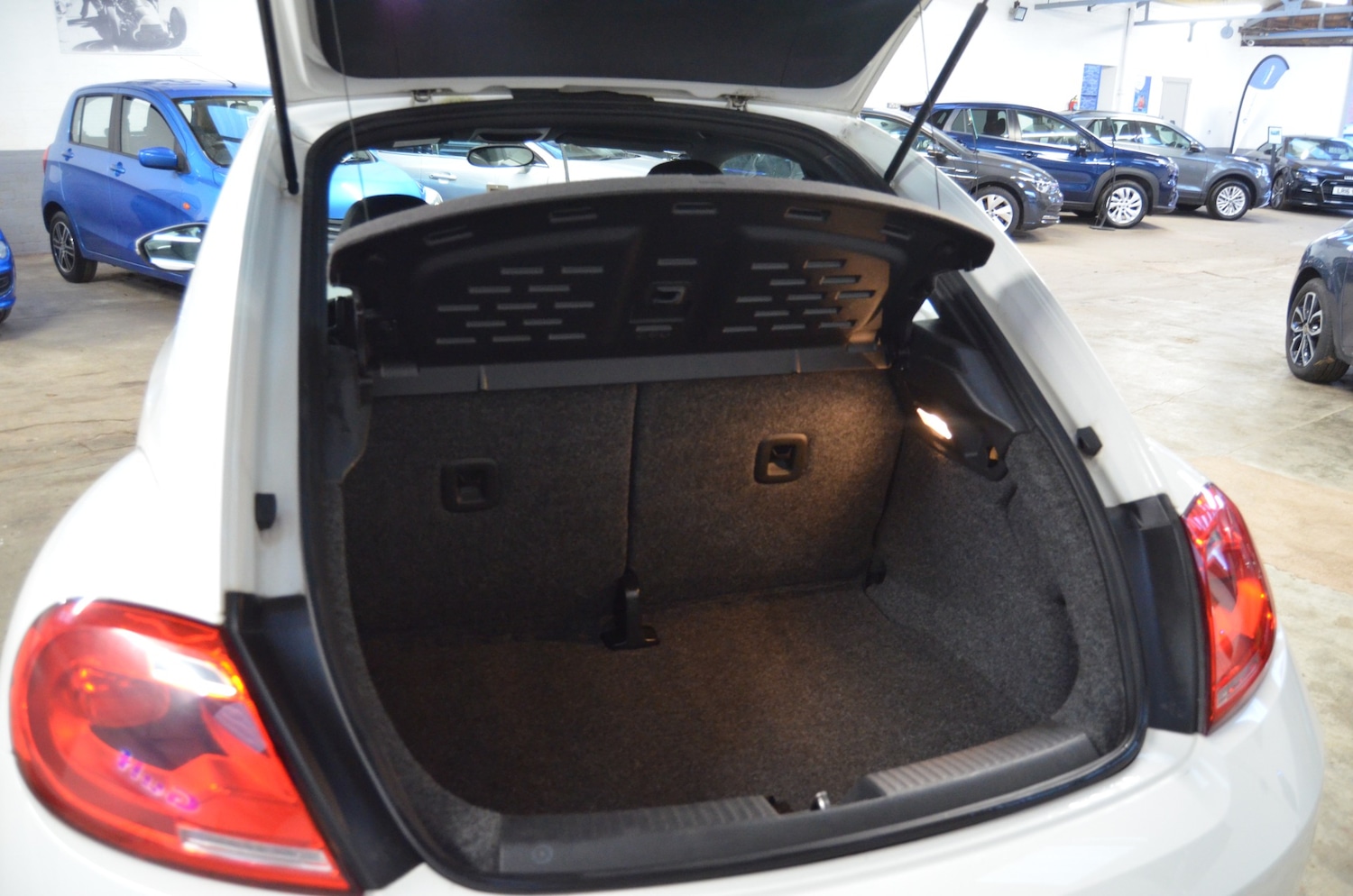 Used Volkswagen Beetle 2012 for sale - 77186602: Photo 14