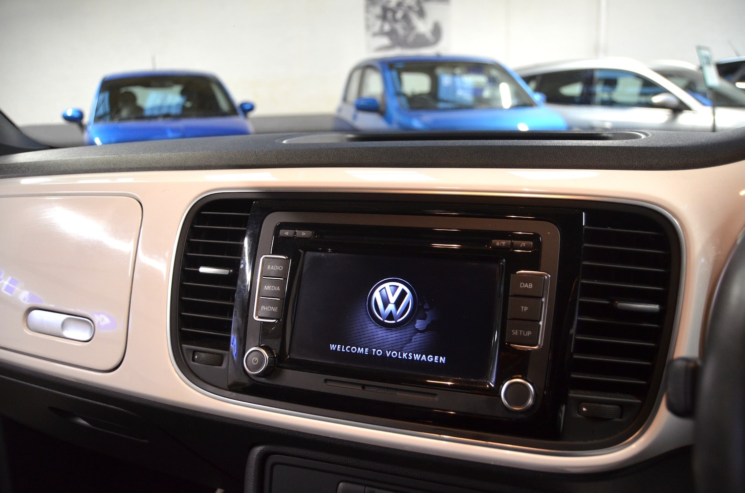 Used Volkswagen Beetle 2012 for sale - 77186602: Photo 16