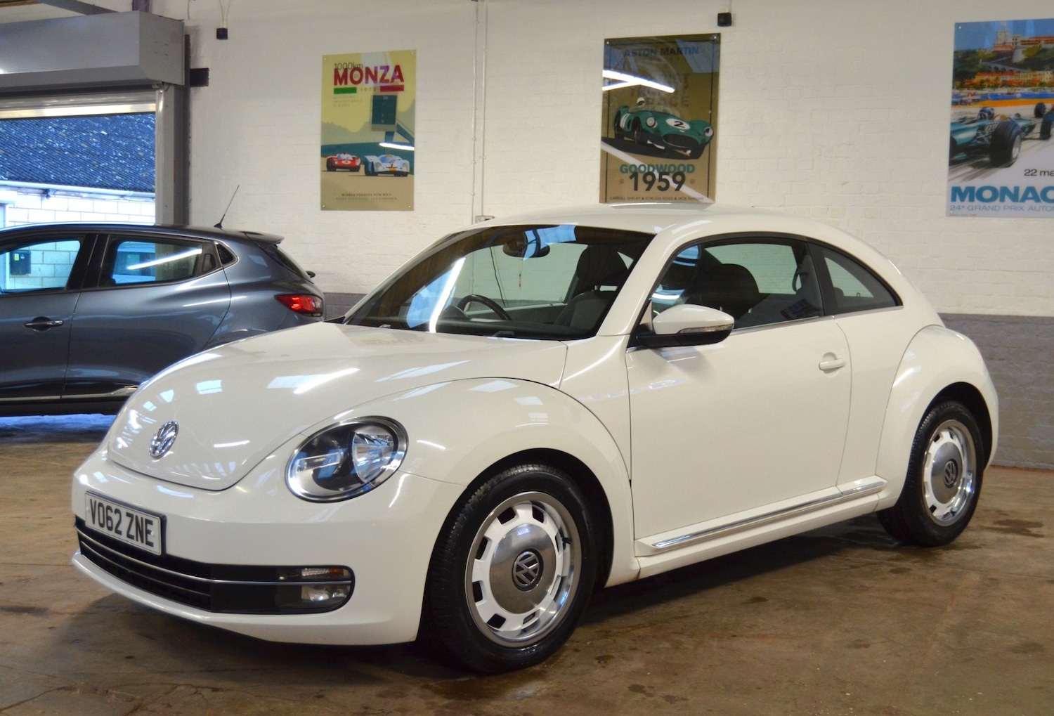 Used Volkswagen Beetle 2012 for sale - 77186602: Photo 2