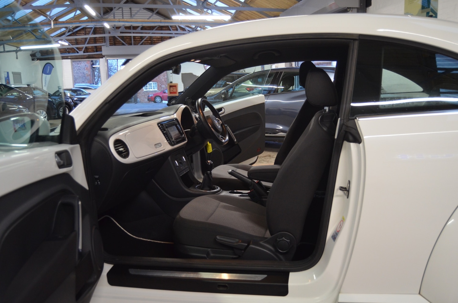 Used Volkswagen Beetle 2012 for sale - 77186602: Photo 23