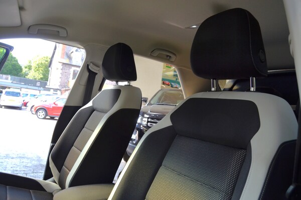 Used Volkswagen T-Roc 2021 for sale - 75673275: Photo 21