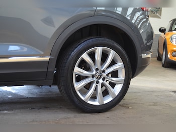 Used Volkswagen T-Roc 2021 for sale - 75673275: Photo