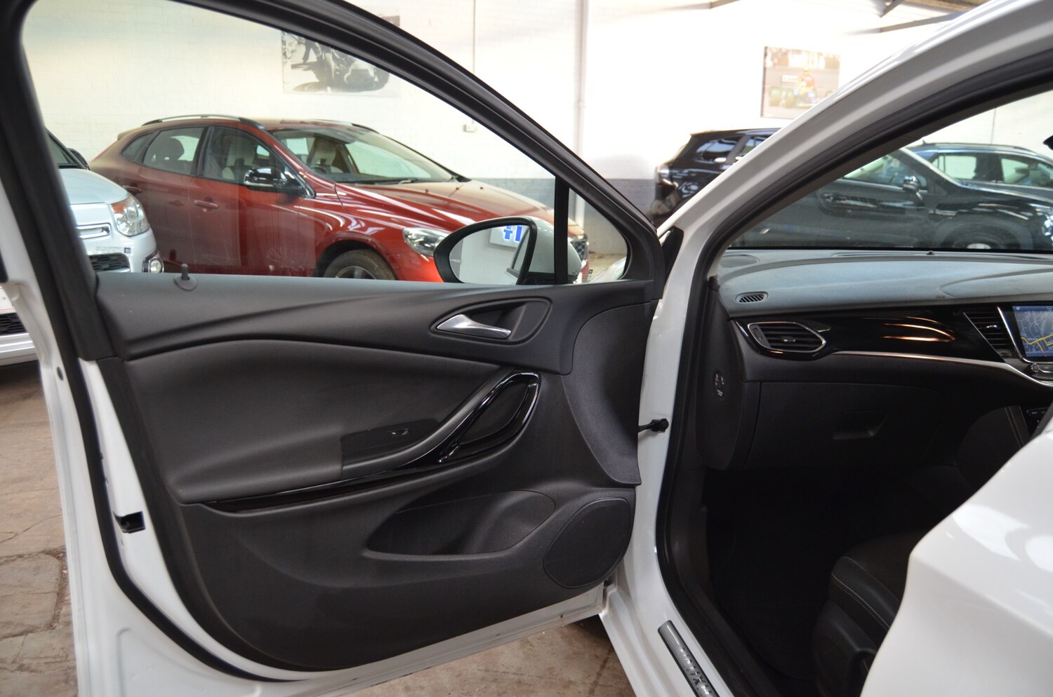 Used Vauxhall Astra 2018 for sale - 77541227: Photo 15