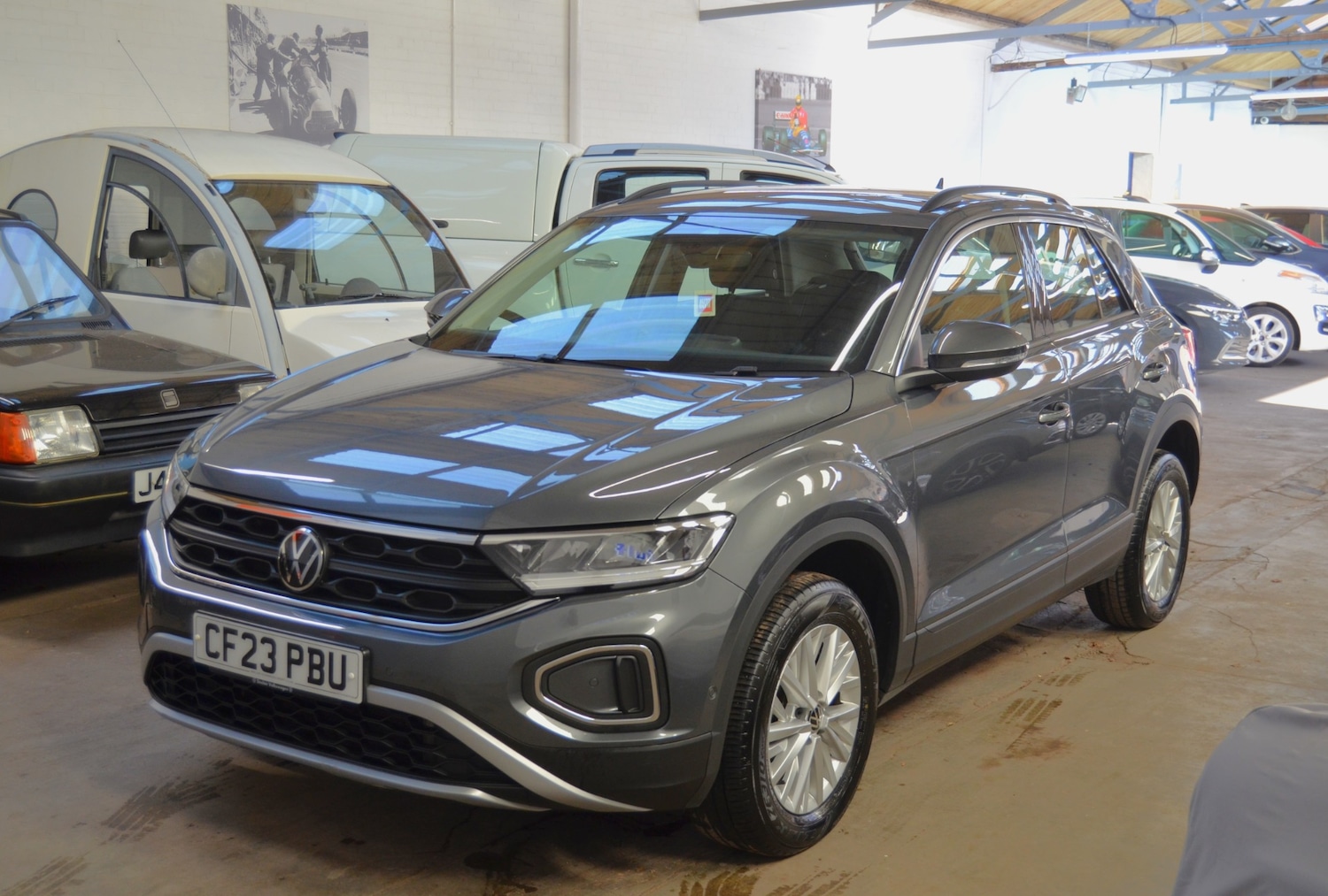 Used Volkswagen T-Roc 2023 for sale - 76719772: Photo 1