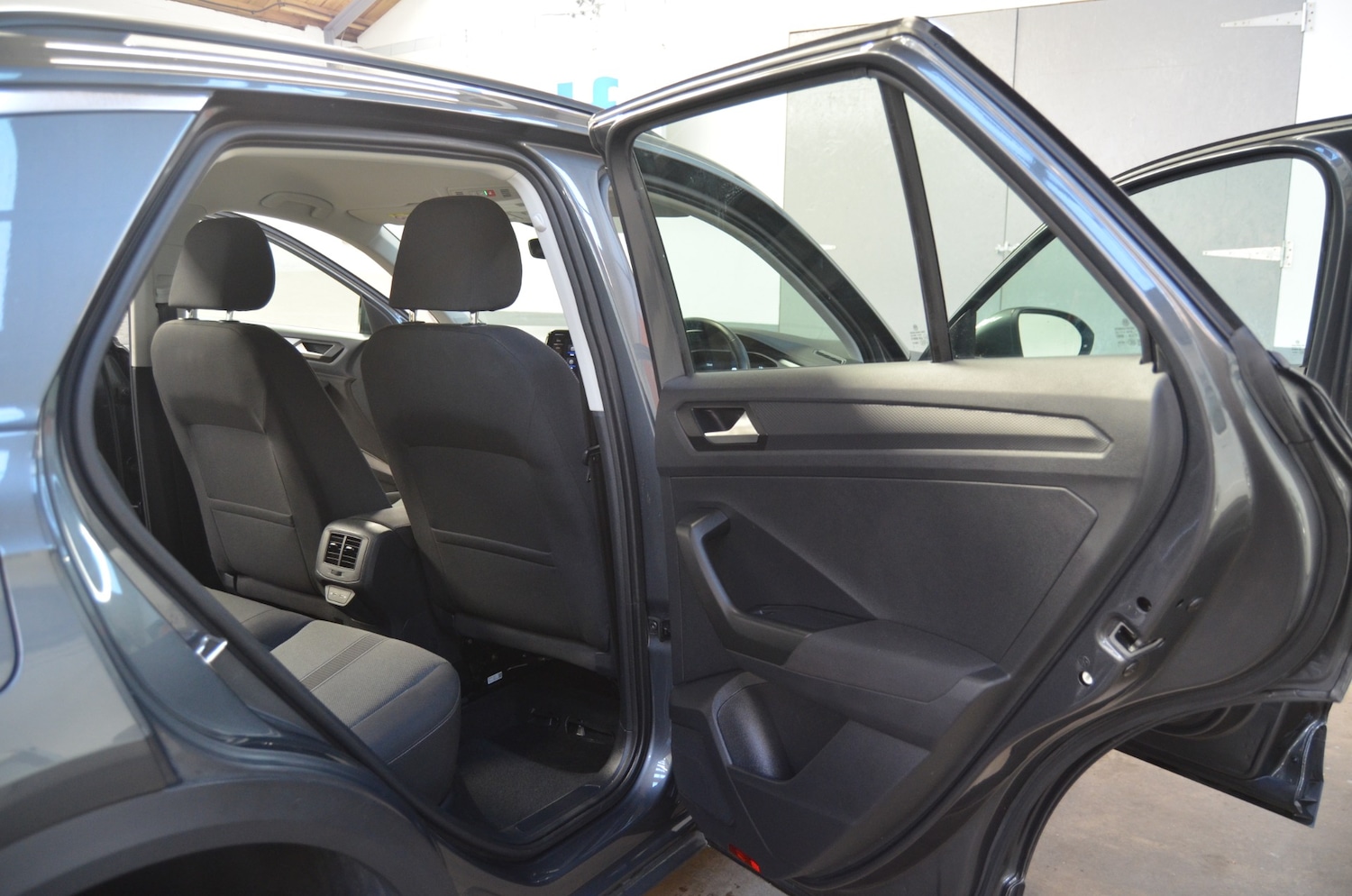 Used Volkswagen T-Roc 2023 for sale - 76719772: Photo 14